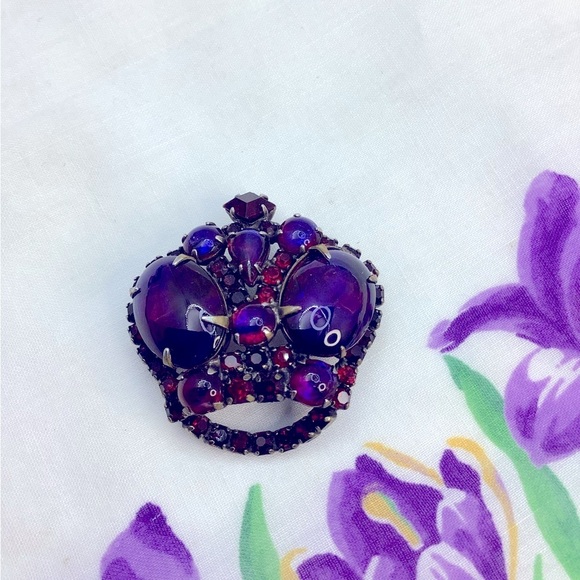 Vintage Kramer Dragons Breath Art Glass Purple and Red Crown Brooch - Picture 3 of 3